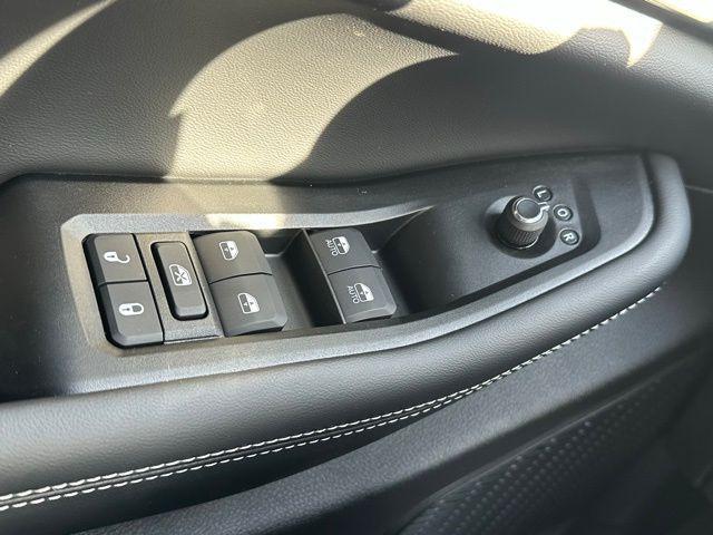 new 2025 Jeep Grand Cherokee car, priced at $44,282