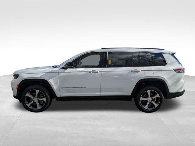 new 2024 Jeep Grand Cherokee L car, priced at $48,016