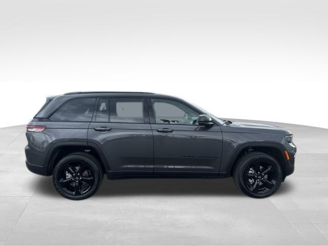 new 2025 Jeep Grand Cherokee car, priced at $43,424