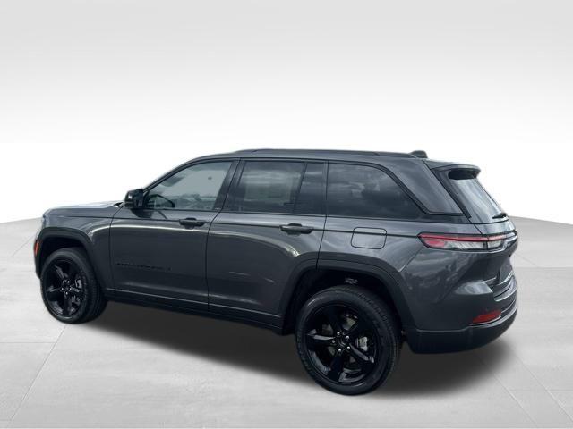 new 2025 Jeep Grand Cherokee car, priced at $43,424