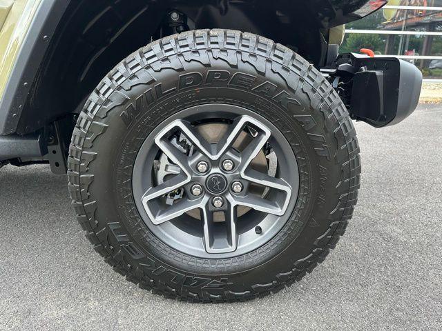 new 2025 Jeep Gladiator car, priced at $51,667