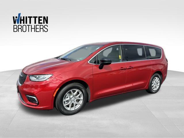 new 2026 Chrysler Pacifica car, priced at $46,235