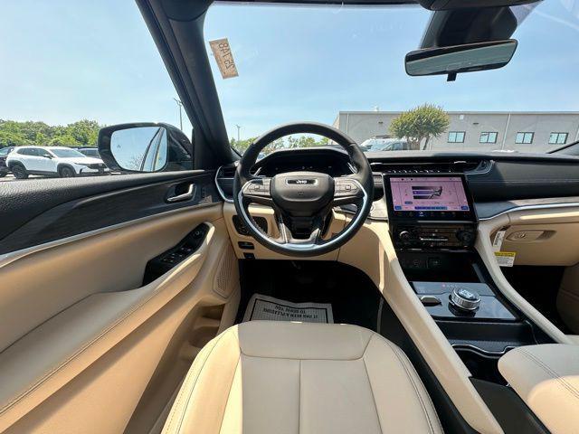new 2025 Jeep Grand Cherokee car, priced at $45,898