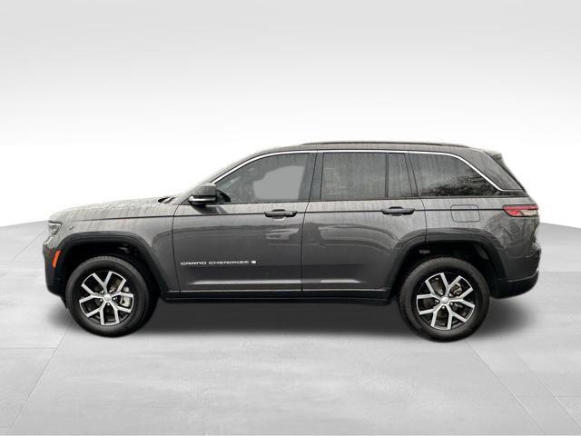 used 2025 Jeep Grand Cherokee car, priced at $40,490