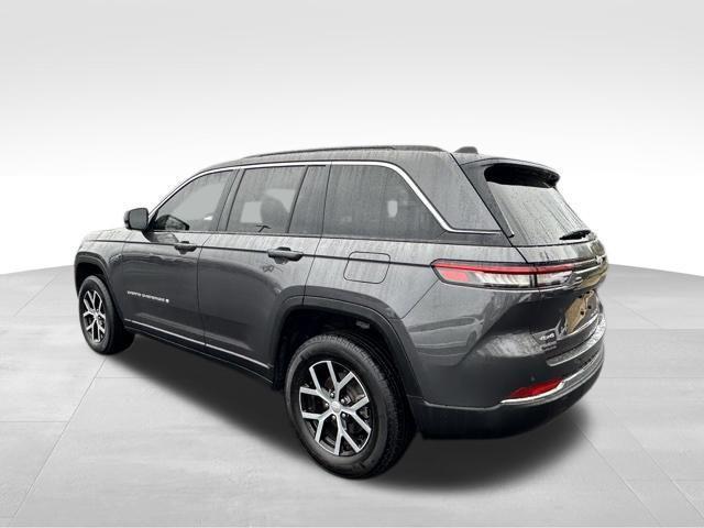 used 2025 Jeep Grand Cherokee car, priced at $40,490