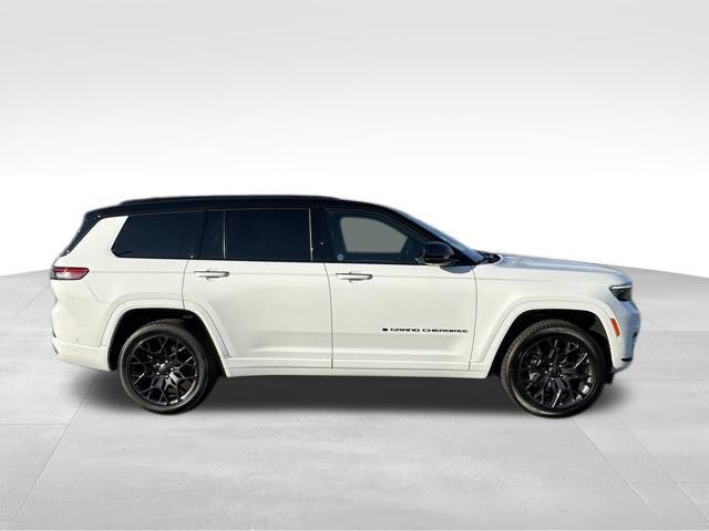 new 2025 Jeep Grand Cherokee car, priced at $59,609