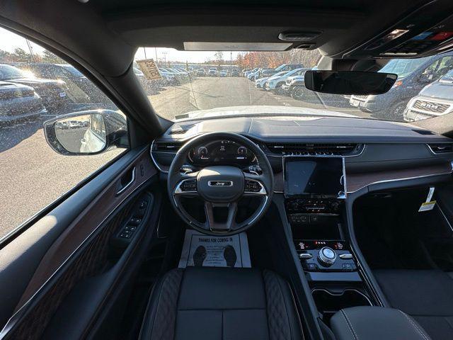 new 2025 Jeep Grand Cherokee car, priced at $59,609