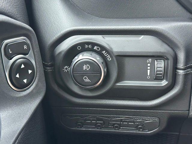 new 2025 Jeep Gladiator car, priced at $46,418