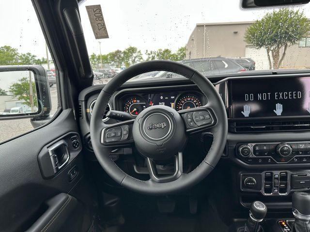 new 2025 Jeep Gladiator car, priced at $46,418