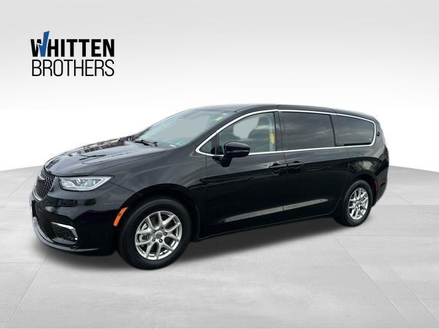 used 2024 Chrysler Pacifica car, priced at $31,990
