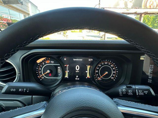 new 2025 Jeep Wrangler car, priced at $45,216