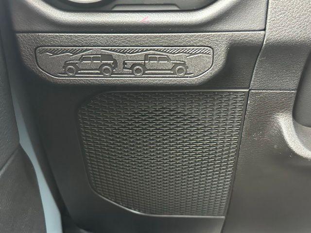 new 2025 Jeep Gladiator car, priced at $44,180