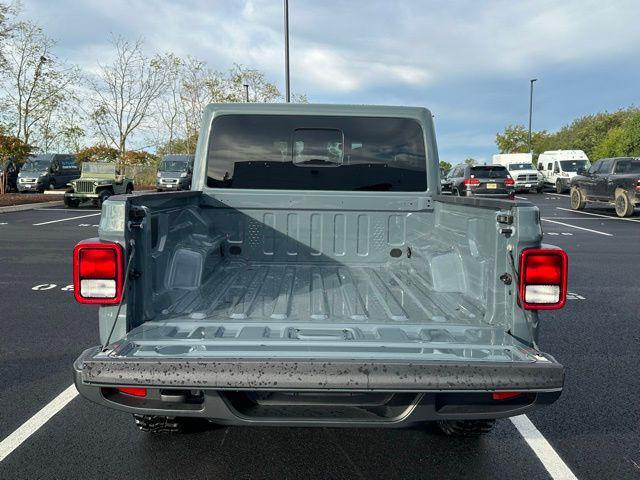 new 2025 Jeep Gladiator car, priced at $44,180
