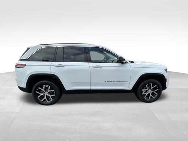 new 2025 Jeep Grand Cherokee car, priced at $50,296