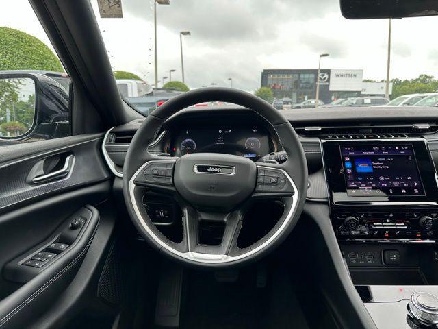 new 2025 Jeep Grand Cherokee car, priced at $39,604