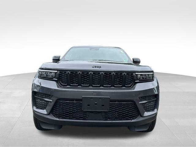new 2025 Jeep Grand Cherokee car, priced at $39,604