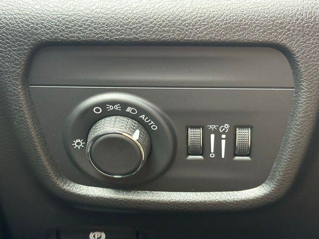 new 2025 Jeep Grand Cherokee car, priced at $39,604