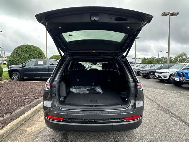 new 2025 Jeep Grand Cherokee car, priced at $39,604