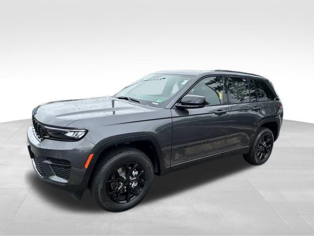 new 2025 Jeep Grand Cherokee car, priced at $39,604
