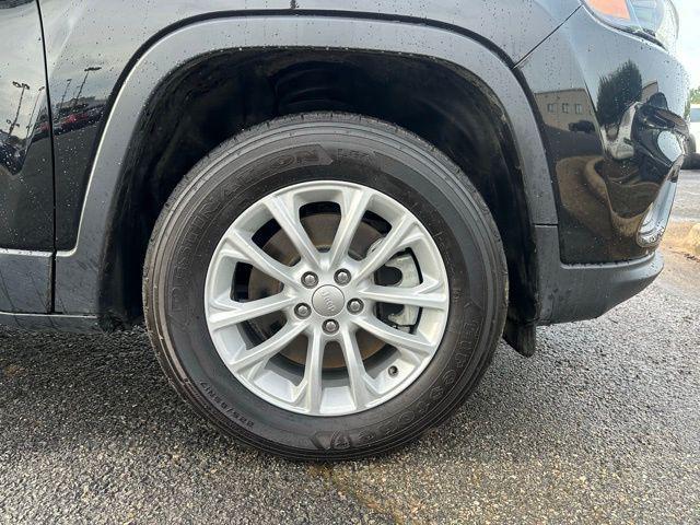 used 2022 Jeep Cherokee car, priced at $23,890