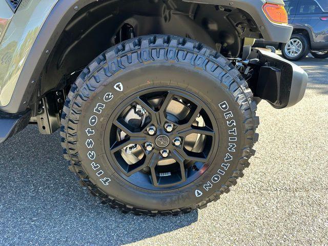 new 2025 Jeep Gladiator car, priced at $44,180