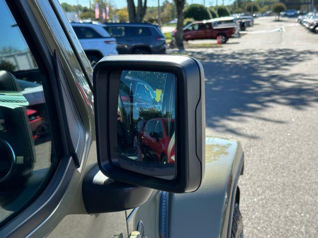 new 2025 Jeep Gladiator car, priced at $44,180