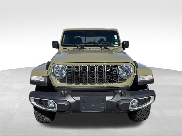 new 2025 Jeep Gladiator car, priced at $44,180