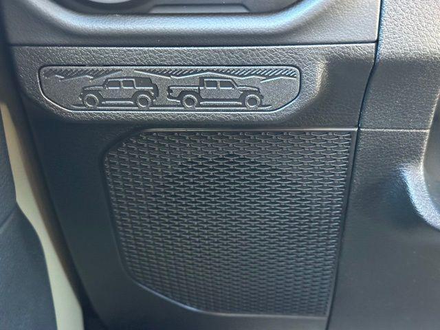 new 2025 Jeep Gladiator car, priced at $44,180