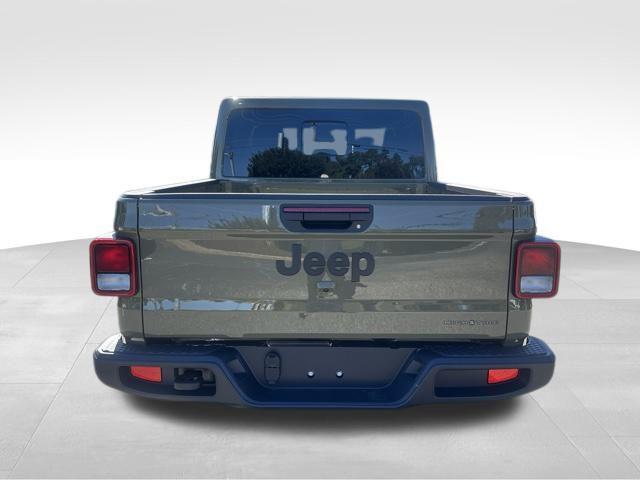 new 2025 Jeep Gladiator car, priced at $44,180