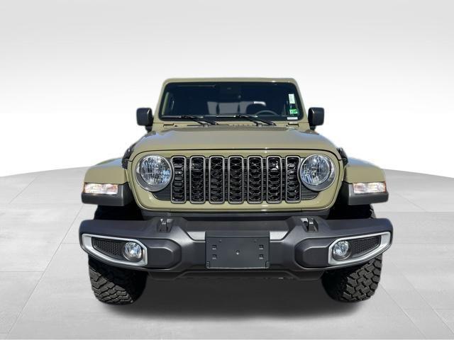 new 2025 Jeep Gladiator car, priced at $44,180