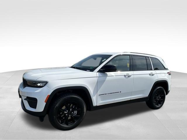 new 2025 Jeep Grand Cherokee car, priced at $39,074