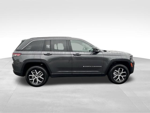 new 2025 Jeep Grand Cherokee car, priced at $50,832