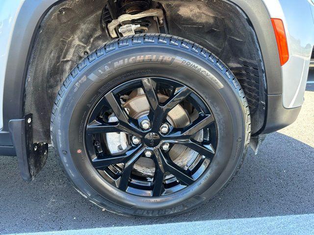 used 2024 Jeep Grand Cherokee car, priced at $36,490