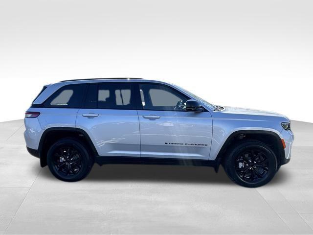 used 2024 Jeep Grand Cherokee car, priced at $36,490