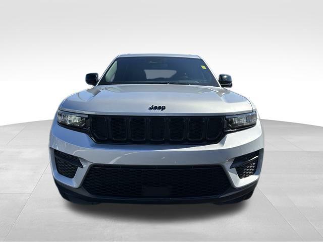 used 2024 Jeep Grand Cherokee car, priced at $36,490