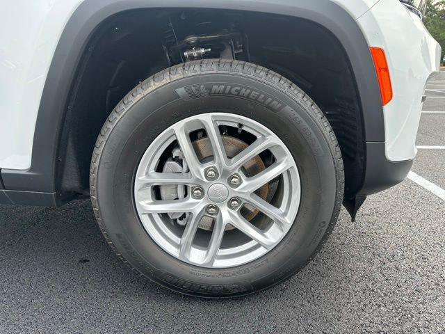 new 2025 Jeep Grand Cherokee car, priced at $38,637