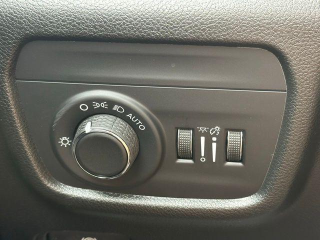 new 2025 Jeep Grand Cherokee car, priced at $38,637