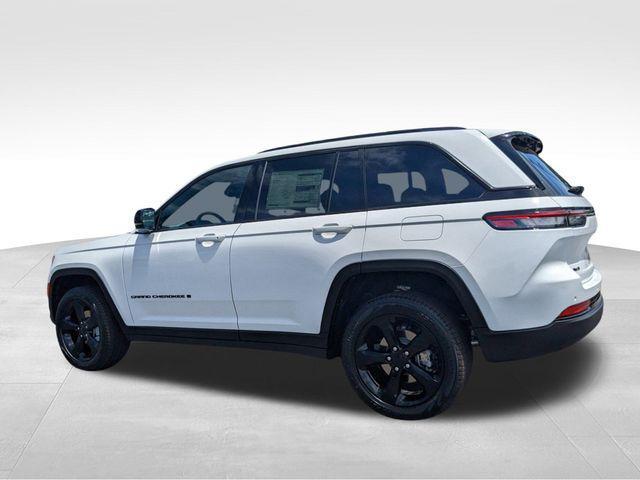 new 2024 Jeep Grand Cherokee car, priced at $44,660