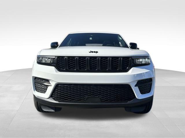 new 2025 Jeep Grand Cherokee car, priced at $46,325