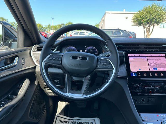 new 2025 Jeep Grand Cherokee car, priced at $42,127