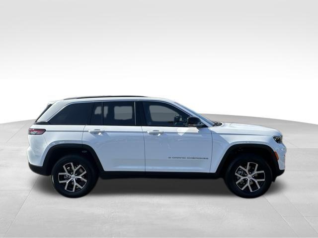 new 2025 Jeep Grand Cherokee car, priced at $42,127