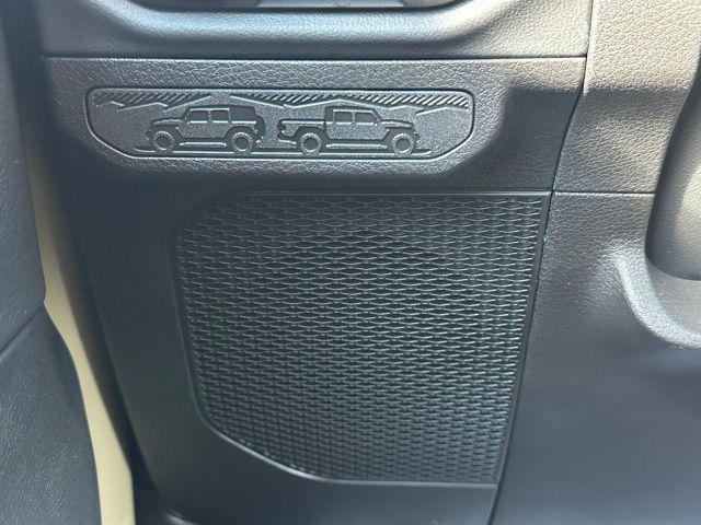 new 2025 Jeep Gladiator car, priced at $44,180