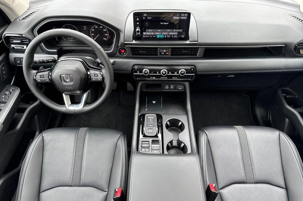 new 2025 Honda Pilot car, priced at $53,405