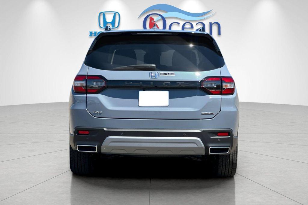 new 2025 Honda Pilot car, priced at $53,405