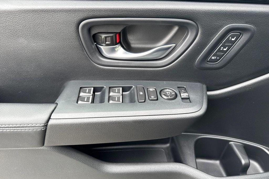 new 2025 Honda Pilot car, priced at $53,405