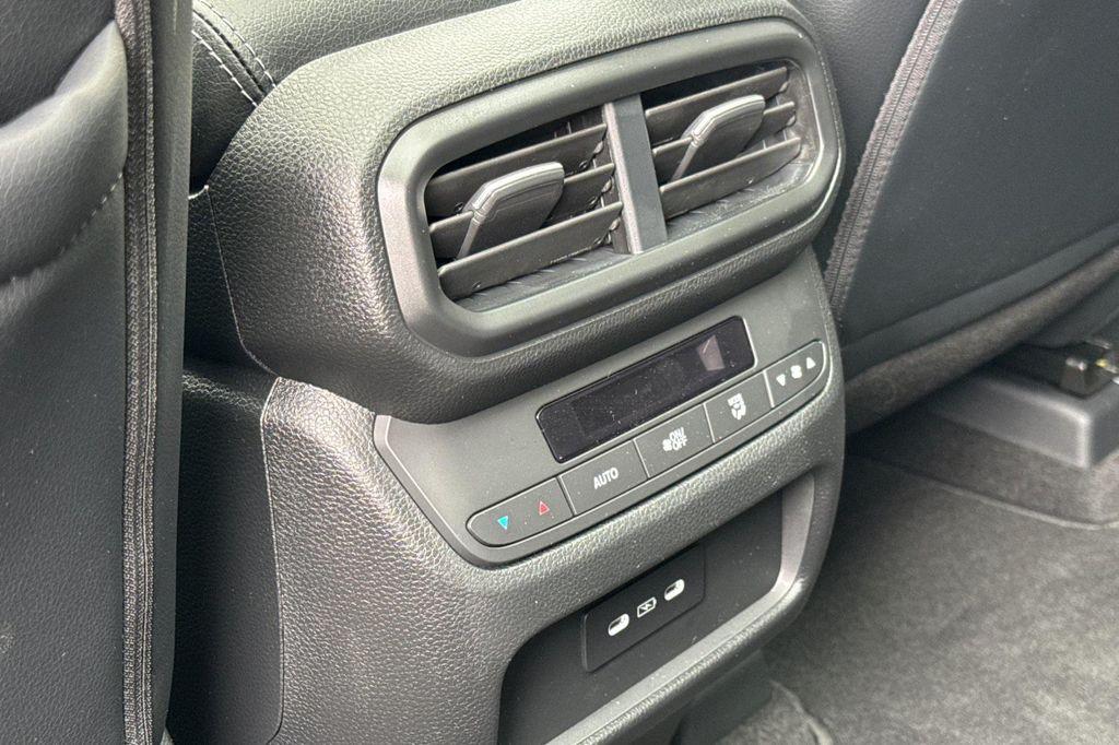 new 2025 Honda Pilot car, priced at $53,405