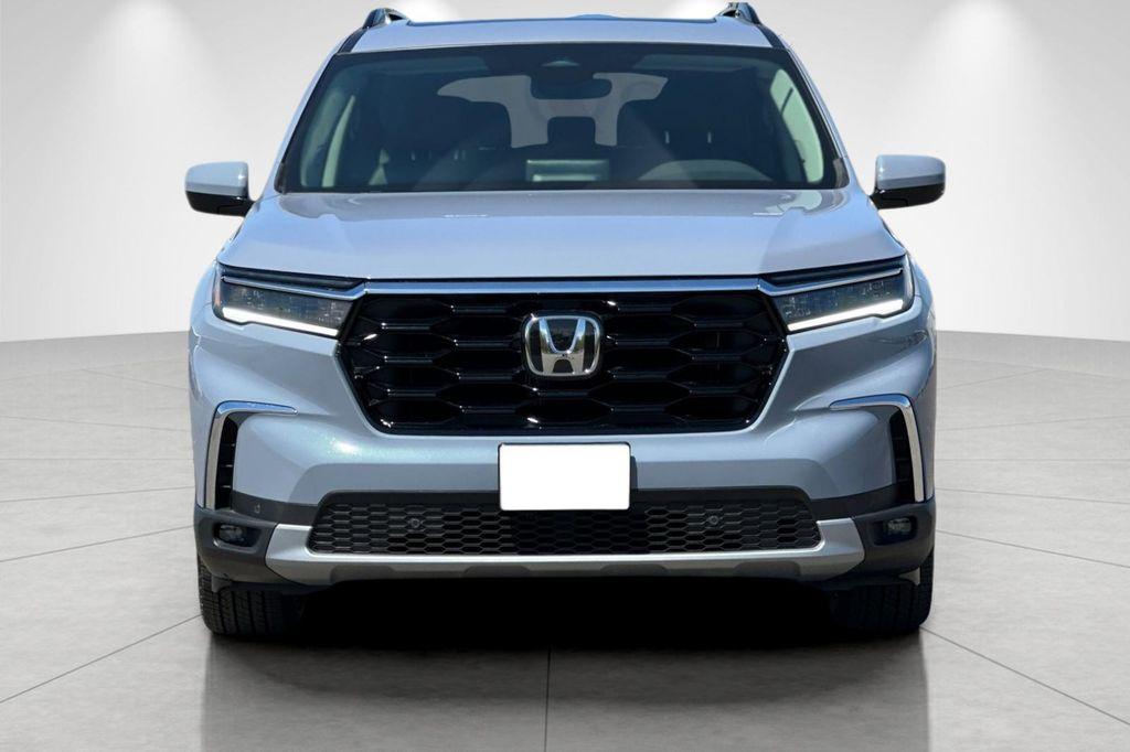 new 2025 Honda Pilot car, priced at $53,405