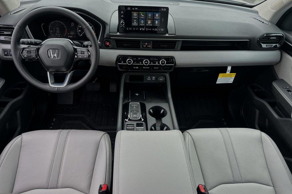 new 2025 Honda Pilot car, priced at $48,280
