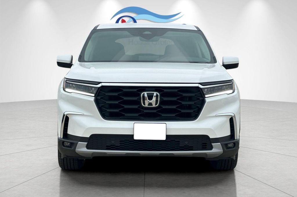 new 2025 Honda Pilot car, priced at $48,280