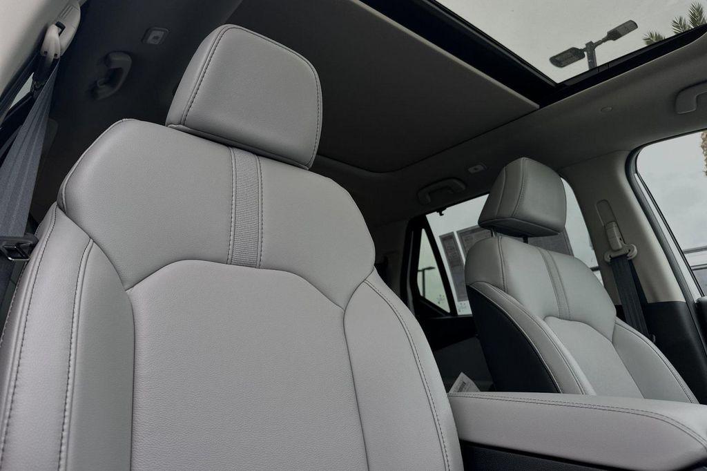 new 2025 Honda Pilot car, priced at $51,095